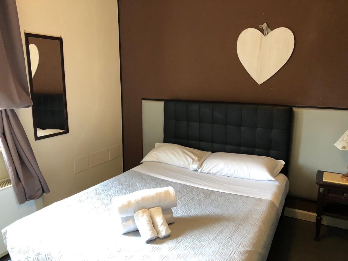 Hotel Casale Dei Massimi 2*